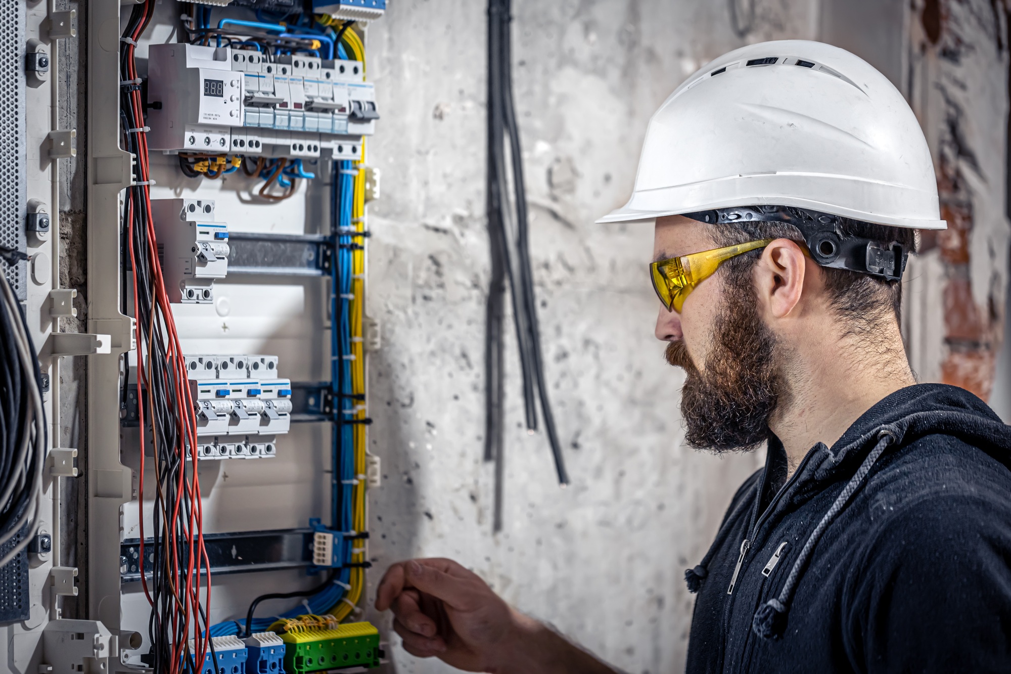 Emergency Electrician Vancouver: What Qualifies as an Electrical Emergency